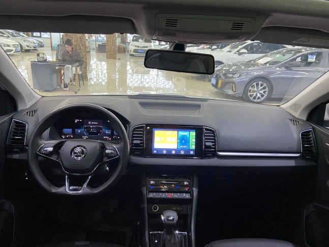 SKODA KAROQ MID 2022