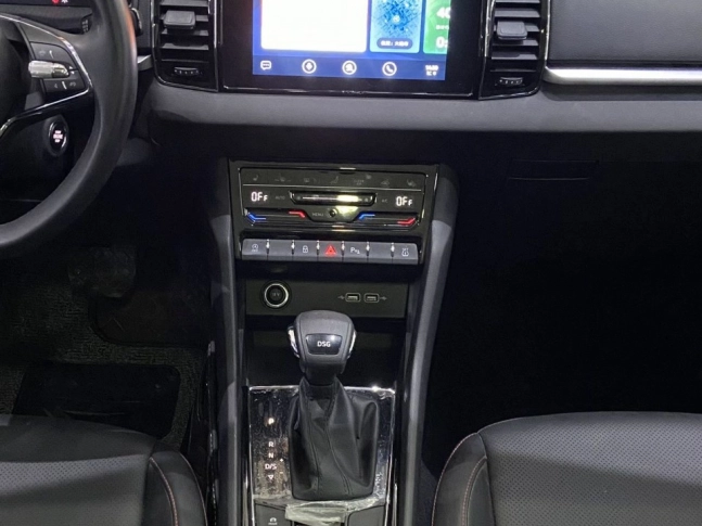 SKODA KAROQ MID 2022
