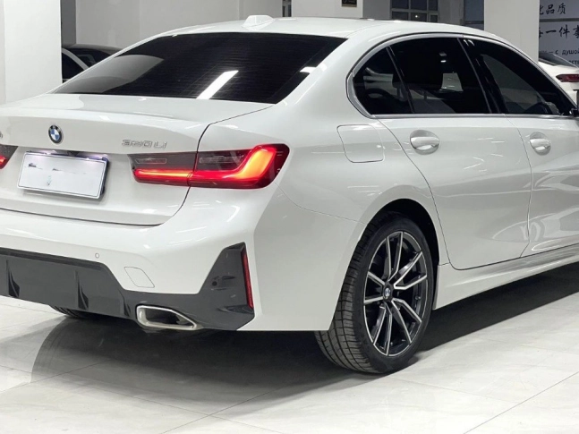 BMW 3 Series 320Li M Sport Turbo 2023