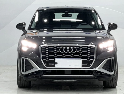 Audi Q2L 2023
