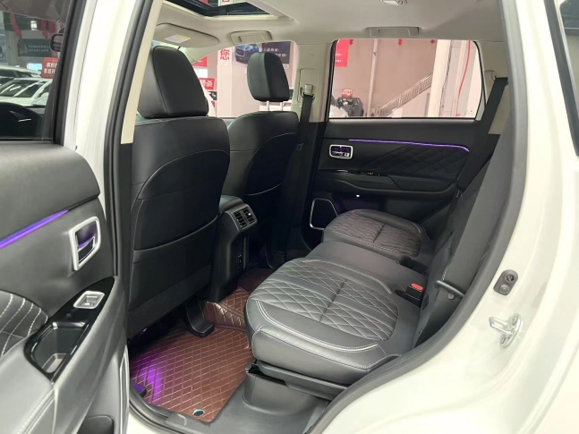 MITSUBISHI OUTLANDER  2022