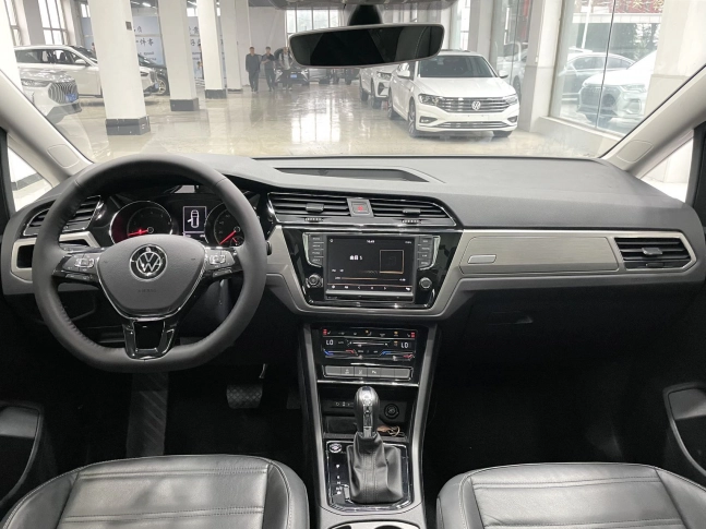 Volkswagen Touran 280TSi DSG Cross Edition 2022