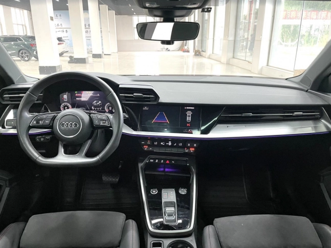Audi A3L Limousine 35 TFSI Luxury Sport Turbo 2021