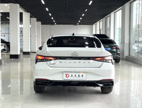 Hyundai Elantra 2023