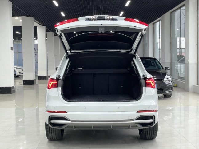 Audi Q3 Sporty Style National VI Turbo 2022