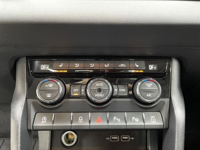 SKODA KAROQ 280TSi Luxury Turbo 2021