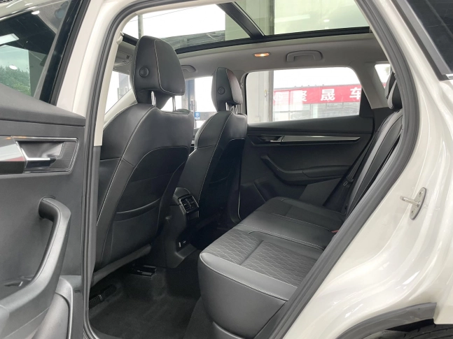SKODA KAROQ 280TSi Luxury Turbo 2021