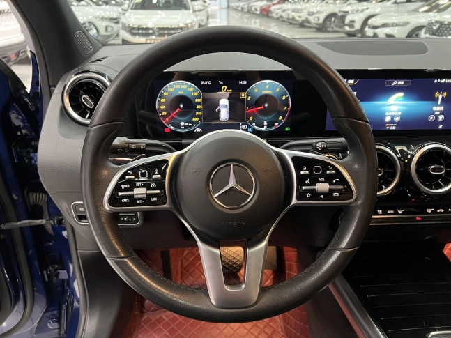 Mercedes-Benz GLA180 Turbo 2022