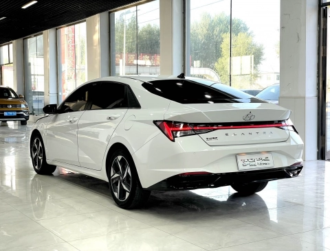 Hyundai Elantra 2022