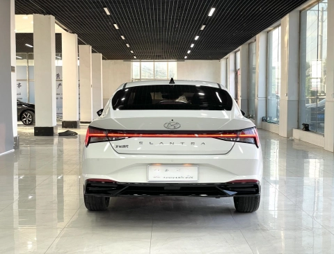 Hyundai Elantra 2022