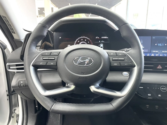 Hyundai Elantra 240TGDi Lux Turbo 2022
