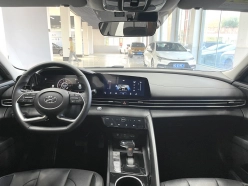 Hyundai Elantra 240TGDi Lux Turbo 2022