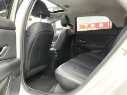 Hyundai Elantra 240TGDi Lux Turbo 2022
