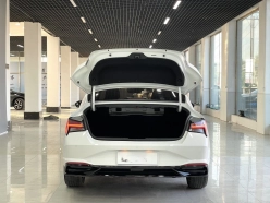 Hyundai Elantra 240TGDi Lux Turbo 2022