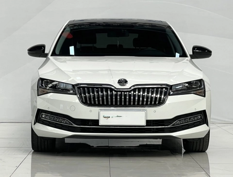 SKODA SUPERB 2023
