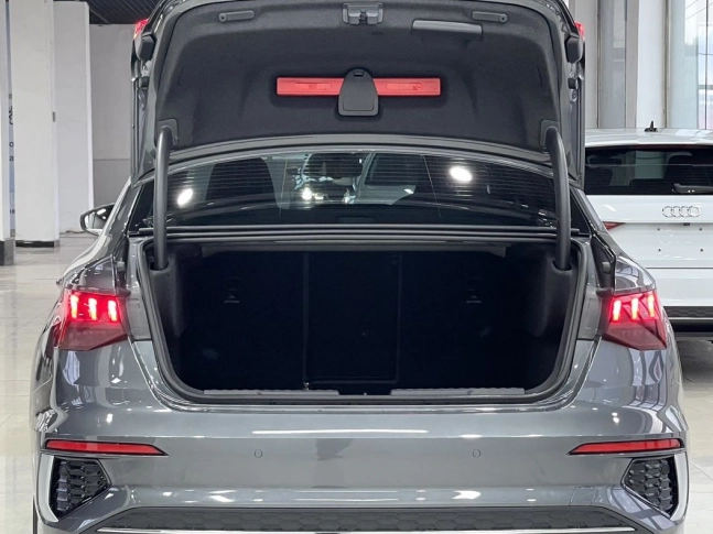 Audi A3L Limousine Sport (рестайлинг) 35TFSI Тurbo 2023